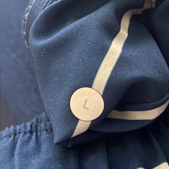 Lululemon Surge shorts, size L - Picture 11 of 12